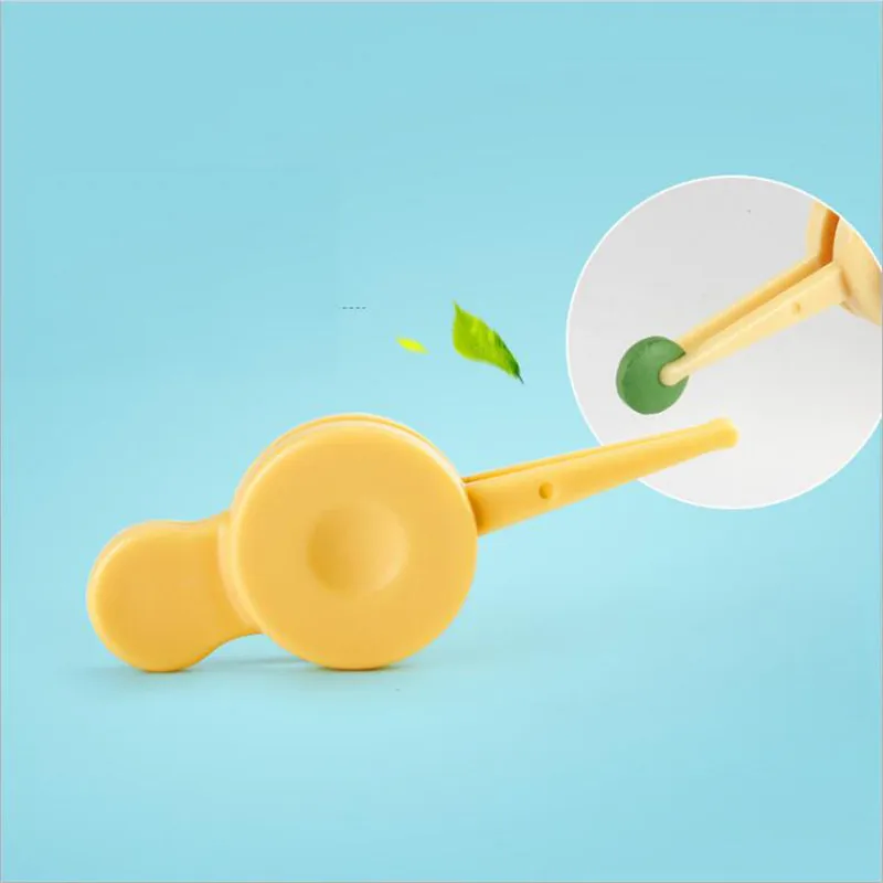 

2021 Hot Sale Baby Dig Booger Clip Infants Clean Ear Nose Navel Safety Tweezers Baby Care Safe Forceps Cleaning Supplies
