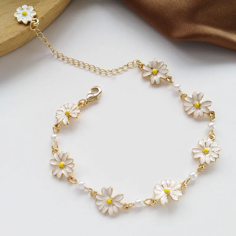

Kpop Cute Flower Bracelet Femme Colorful Daisy Pendant Leather Link Chain Bracelet For Women Temperament Jewelry