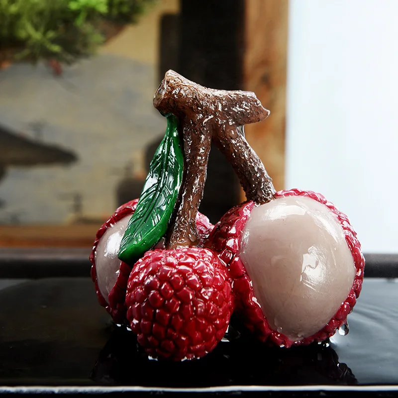 

Tea Accessories Creative Resin Color Lychee Tea Pet can Keep Tea Play Ornaments
