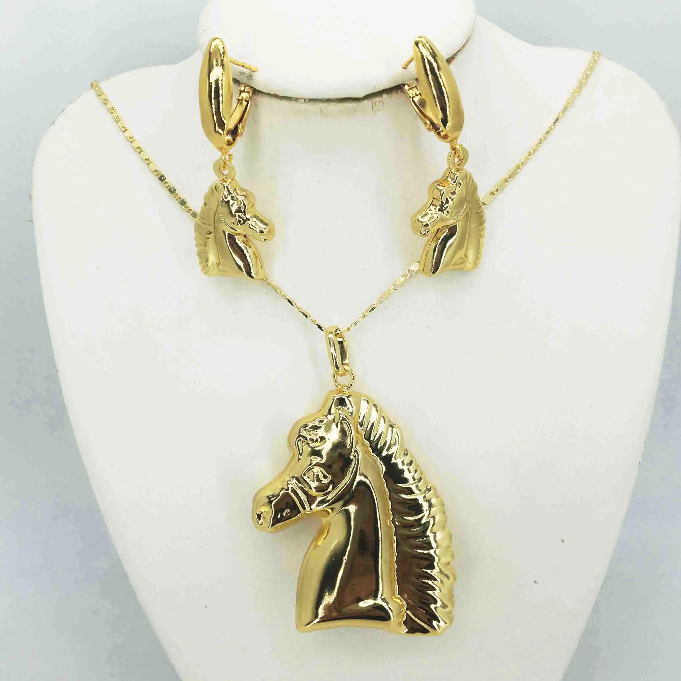 

fashion high quality jewelry wedding set in African protective color Dubai Italian women Necklace Earrings tourism jewelry