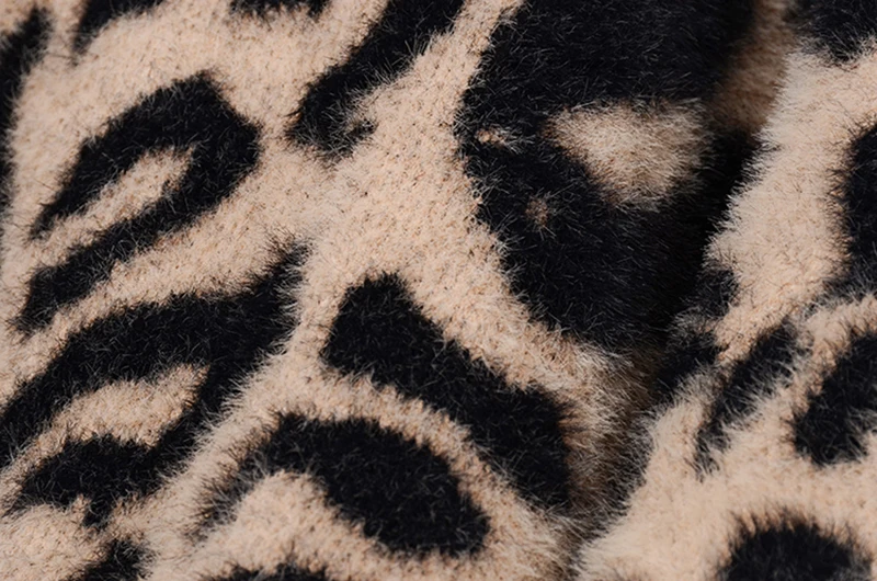 

[EAM] Camel Leopard Print Knitting Cardigan Sweater Loose Fit V-Neck Long Sleeve Women New Fashion Autumn Winter 2021 1DB684
