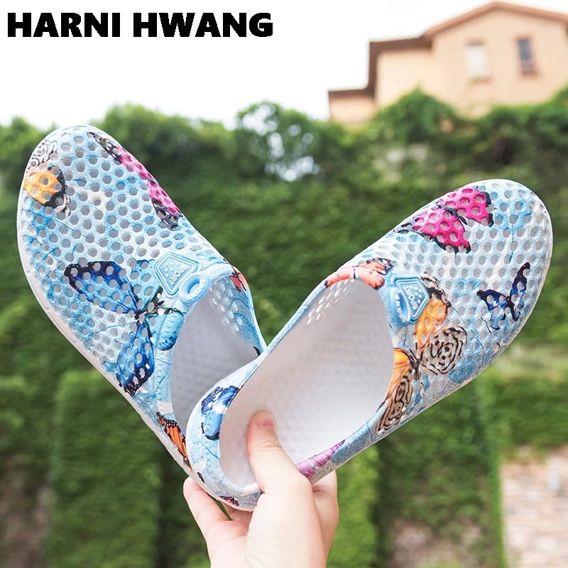 

New 2021 Summer Fashion Trend Women's Sandals Thick-soled Beach Outdoor Slippers Casual Hole Shoes Eva Material Size 36-42