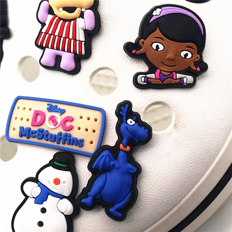 7 шт. в комплекте, ПВХ, обувь, очаровательные, Мультяшные, Doc Mcstuffins, садовая обувь с пряжкой, украшение для Крока, браслет, jibz, детская вечеринка, X-mas, подарки