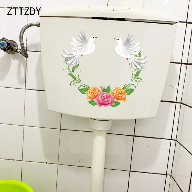

ZTTZDY, 24,2 × 21,4 см, венок с голубями мира, украшение для стен дома, модные наклейки для унитаза, туалета, T2-1419