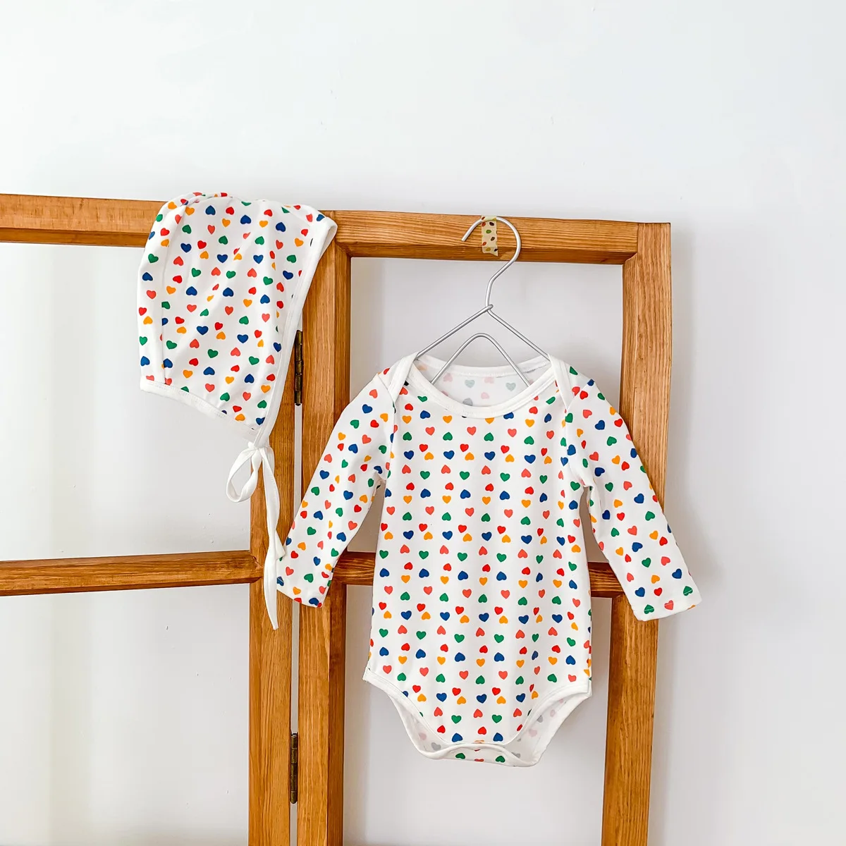 

Детский хлопковый комбинезон с шапкой, с сердечком