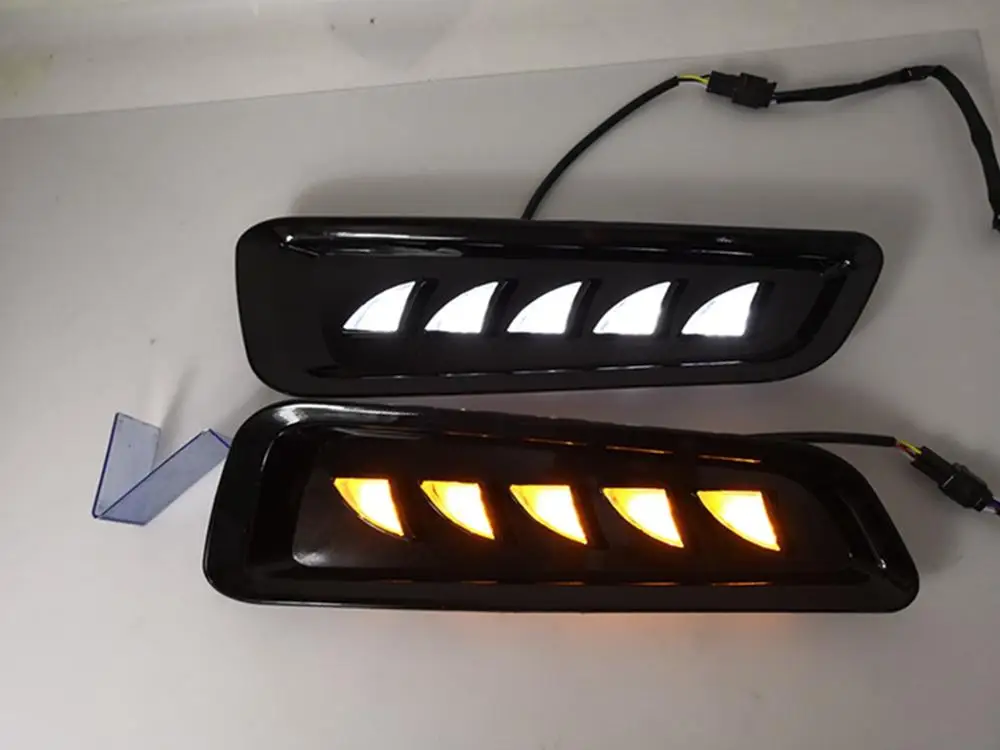 

eOsuns led drl daytime running light for Ford F150 2018-2019 with moving yellow turn signals
