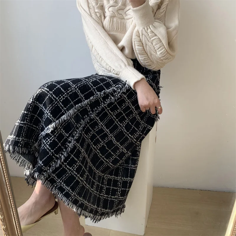 

Spring and autumn women's casual plaid high waist fringed knitted skirt