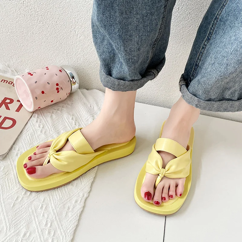 

Shoes Woman 2021 Slippers For Swimming Pool Platform Luxury Slides Rubber Flip Flops Pantofle Low Beach Designer Soft Summer Fla