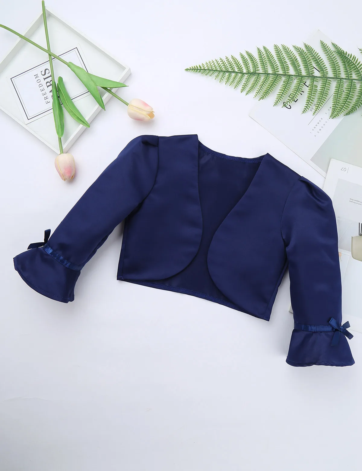 Детское болеро с расклешенными рукавами для девочек однотонное сатиновое