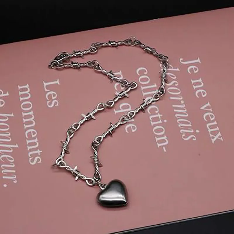 

Harajuku Punk Hiphop Metal Heart Shape Pendant Necklace Fashion Women Men Jewelry Neck Chains Unique Necklaces Party Club New