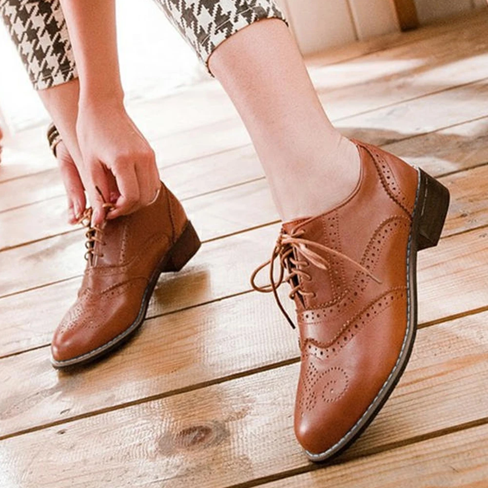 

SARAIRIS Brand New Female Brogue Casual Fashion Signal Flats Shallow Flats Women Round Toe Chunky Heels Shoelace Shoes Woman