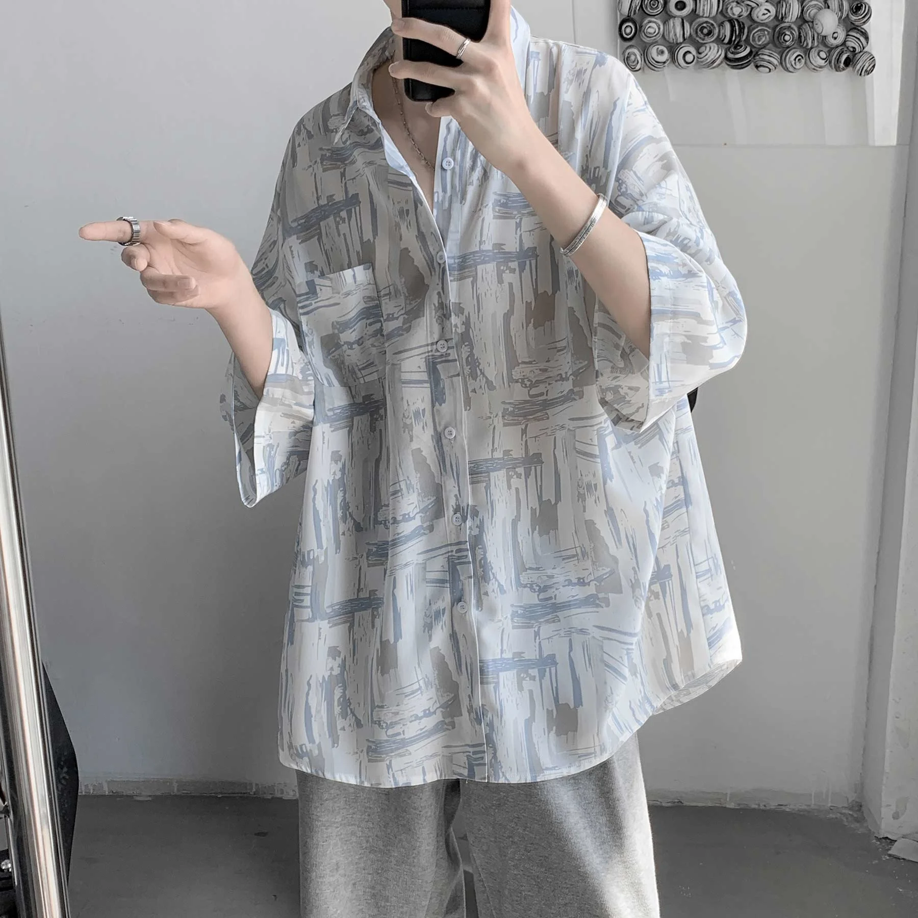 High level short sleeve men shirt men's Korean fashion ruffian handsome very fairy shirt coat summer thin style camisa social
High level short sleeve men shirt men's Korean fashion ruffian handsome very fairy shirt coat summer thin style camisa social