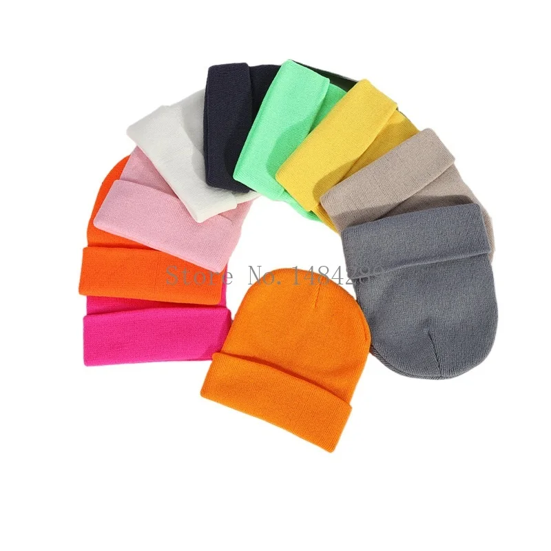 Зимние шапки однотонные для женщин | Аксессуары одежды