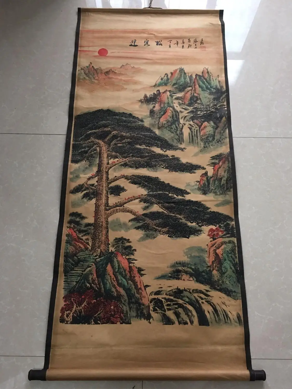 

China old scroll painting Celebrity landscape painting Middle hall hanging paintings Wall paintings zhangdaqian