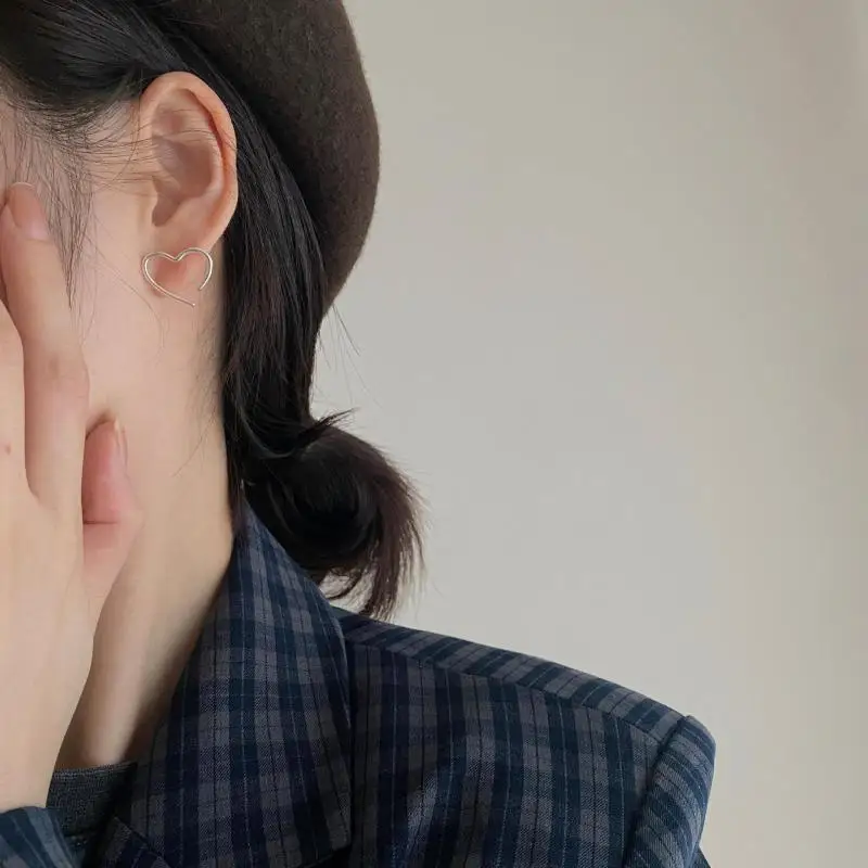 Женские серьги-гвоздики из серебра 100% пробы в форме сердца | Украшения и