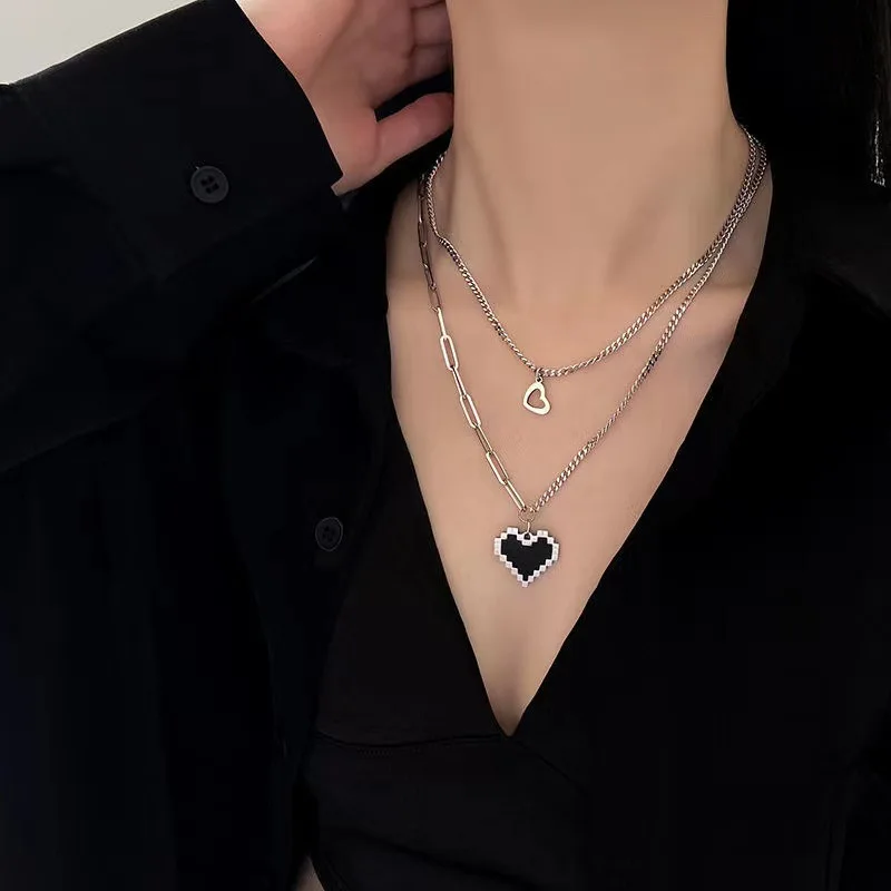 

Black mosaic love pixel peach heart double layered overlay Necklace female ins cool wind clavicle chain hip hop Pendant