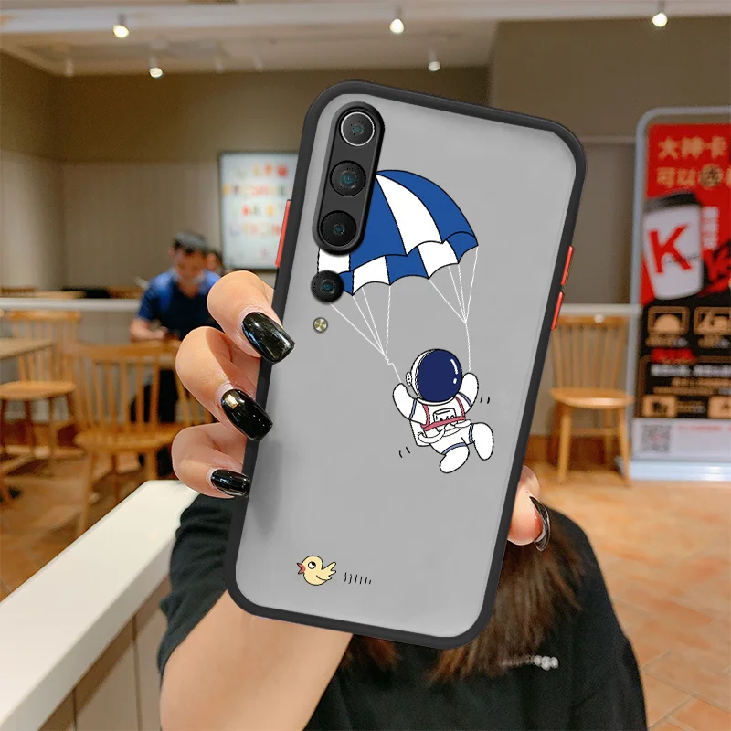 

Skydiving Astronaut Phone Cover Xiaomi Mi 11 lite Ultra 11i 10T 9T Pro Lite 10 10S 9 8 lite Pro Poco F2 X2 F3 Pro Soft Case