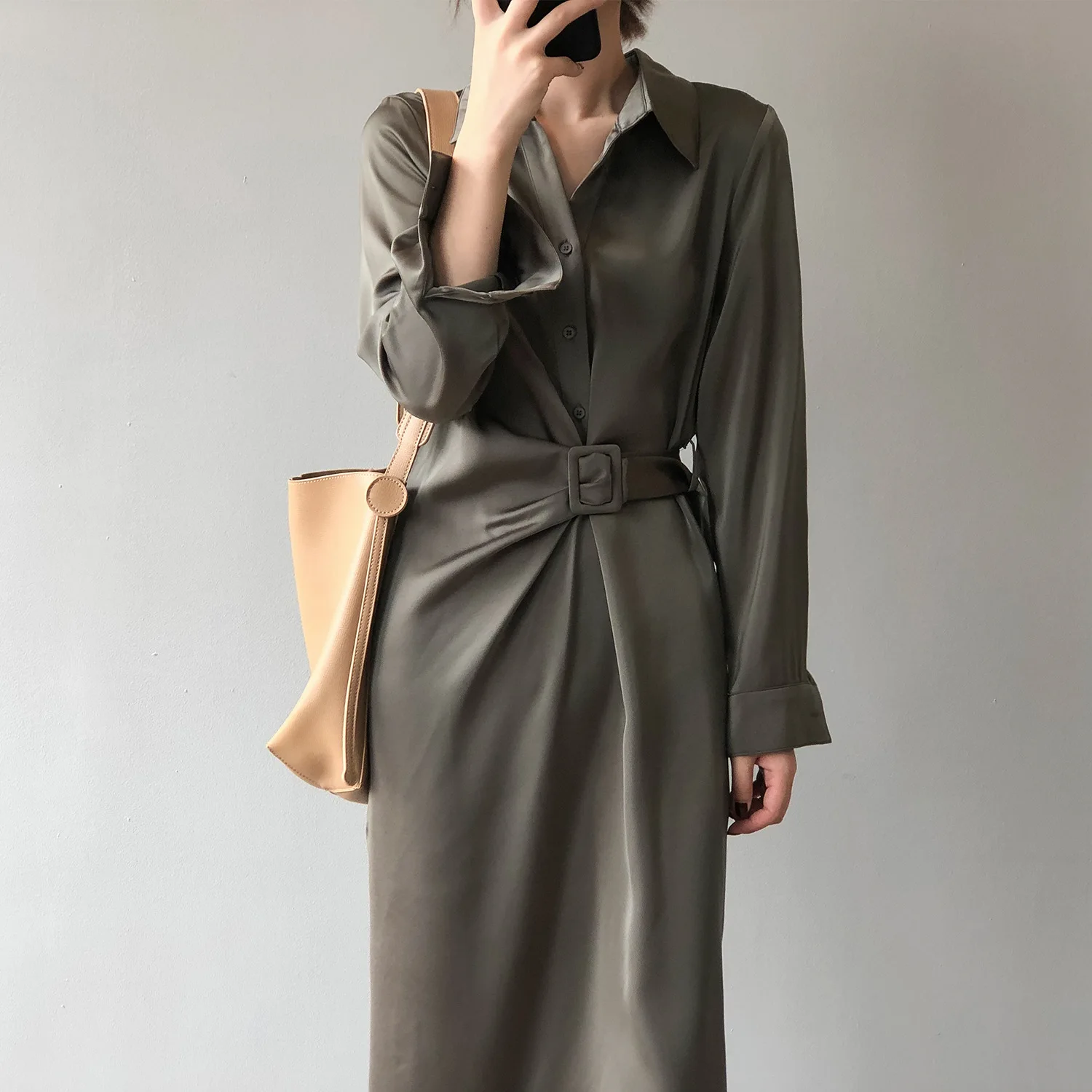 

2021 Autumn New Korean Style Satin Shirt Dress Female Design Sense Temperament Long Skirt Female Woman Dress Casual Sashes
