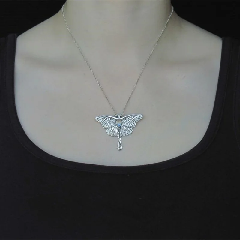 

Luna Moth Necklace Butterfly Charm Pendant Necklace Crystal Chain Necklaces for Women Female Party Fashion Jewelry Gifts for her