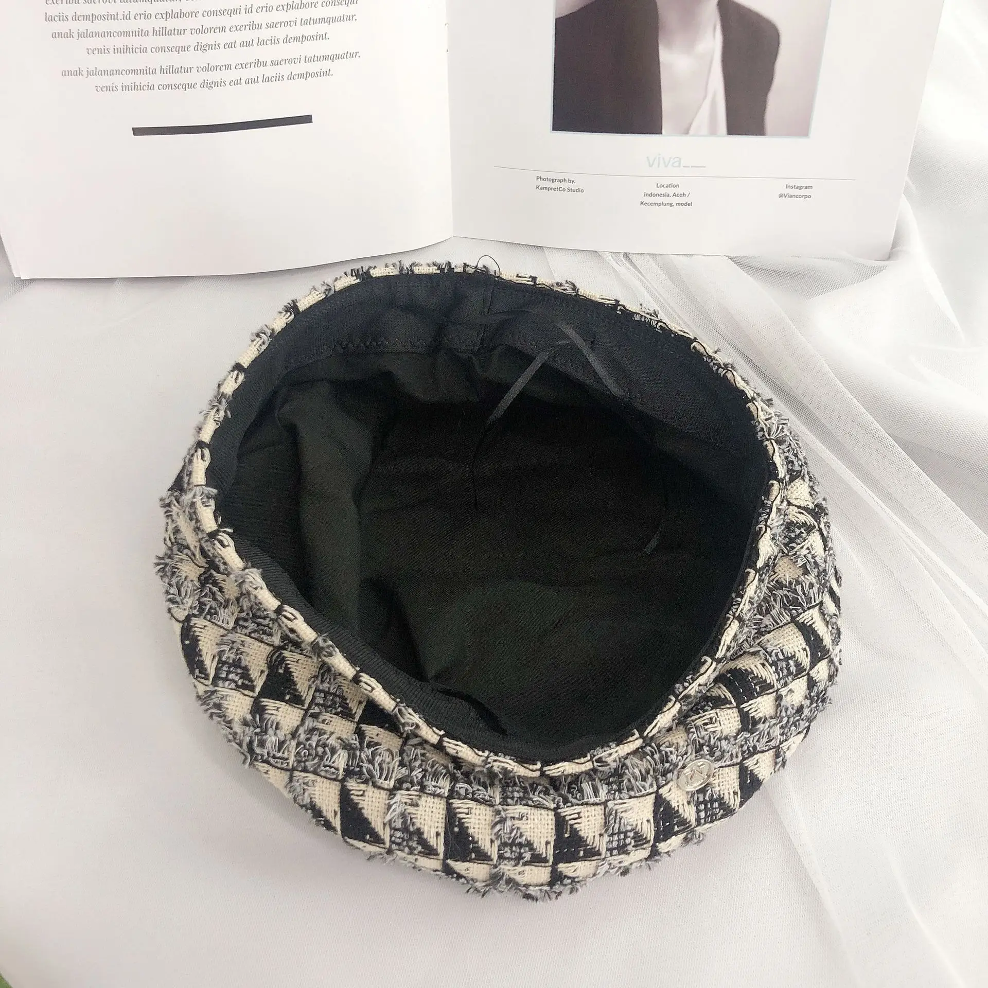 

Temperament Fashion Retro Classic Brand Letter C style Fashion Vintage Women Hat Beret Cap Korean Painter Newsboy Navy Cap