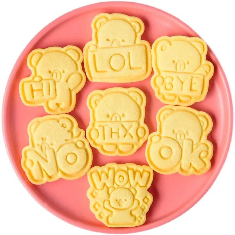 

Food Grade Plastic Cookies Cutter Baking Mould Mini Cartoon Bear Biscuit Mold Pastry Sugarcraft Fondant Cake Baking Mould Tools