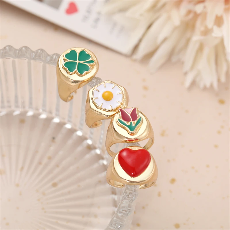 

Vintage Golden Heart Yin and Yang Open Rings For Women Cute Metal Enamel Daisy Tulip Adjustable Rings Party Jewelry