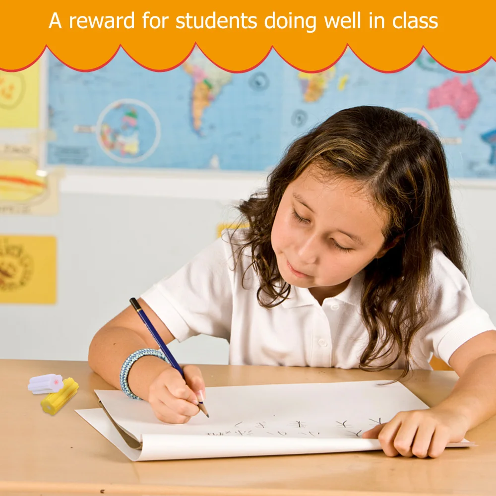 

10Pcs Sakura Design Erasers Student Cartoon Eraser School Supplies (Random Color)