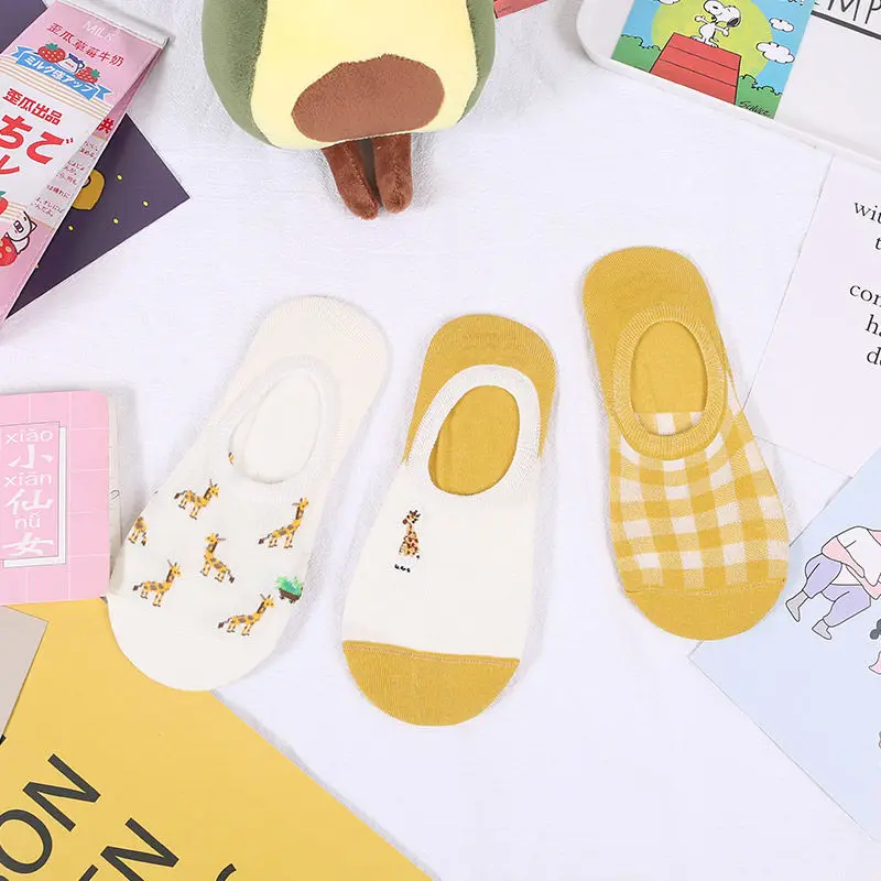 

Sfree 5Pairs Invisible Shallow Mouth Cute Japanese and Korean Plaid Can Not Fall Off with Anti-Slip Summer Thin Boat Socks