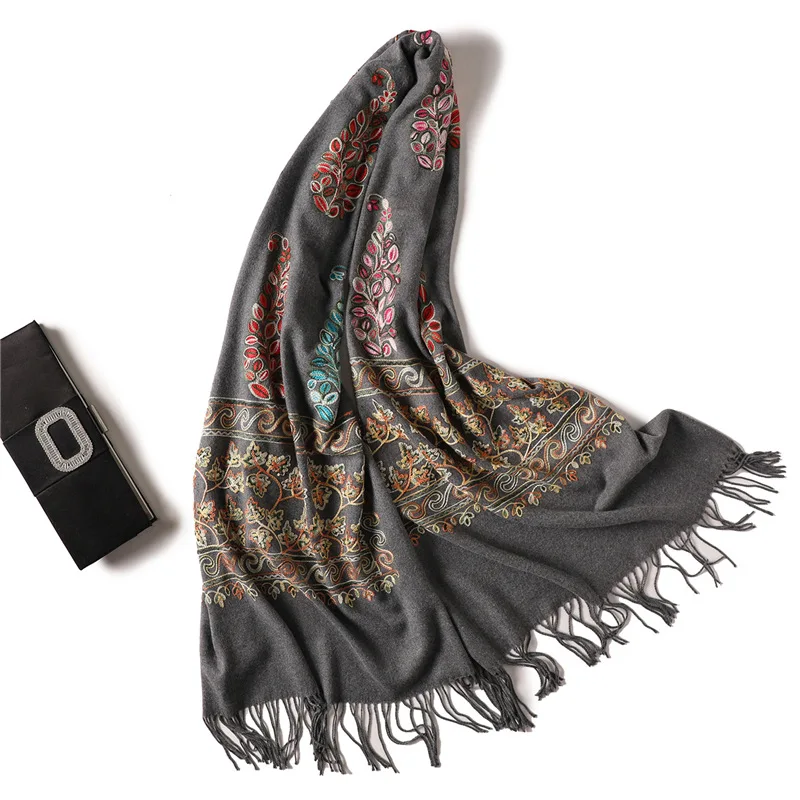 

2019 New Embroidery women scarf high quality thick warm winter scarves cashmere shawls and wraps ladies pashmina bandana echarpe