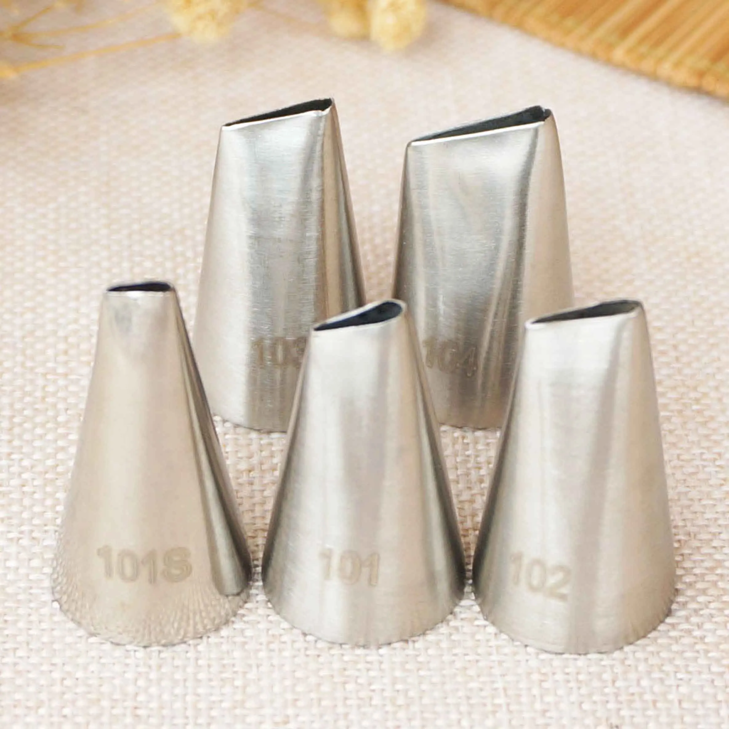 

#102 Piping Nozzle Decorating Icing Tip Baking &Pastry Tools Bakeware For Creating Cream Rose Petal Shape