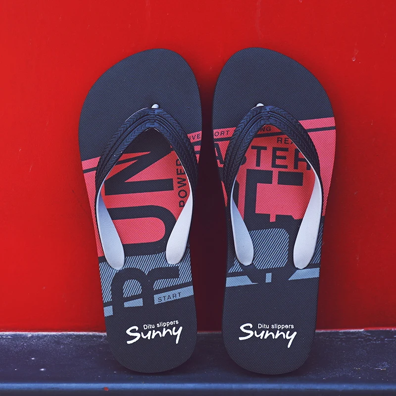 

CRLAYDK Men's Fashion New Anti-skid Flip Flops Summer Casual Sandals Beach Shoes Breathable Outdoor Slippers Home Chausson Homme