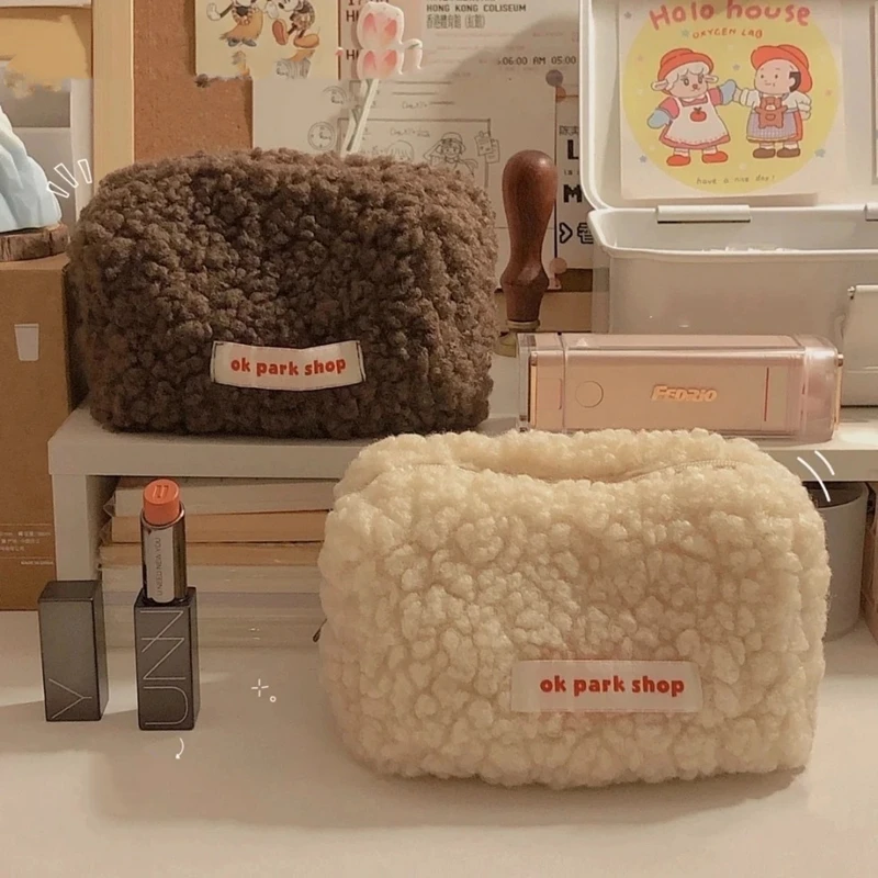 

Soft Plush 1 Pc Cute Fur Makeup Bag for Women Zipper Large Solid Color Cosmetic Bag Travel Make Up Toiletry Bag Washing Pouch