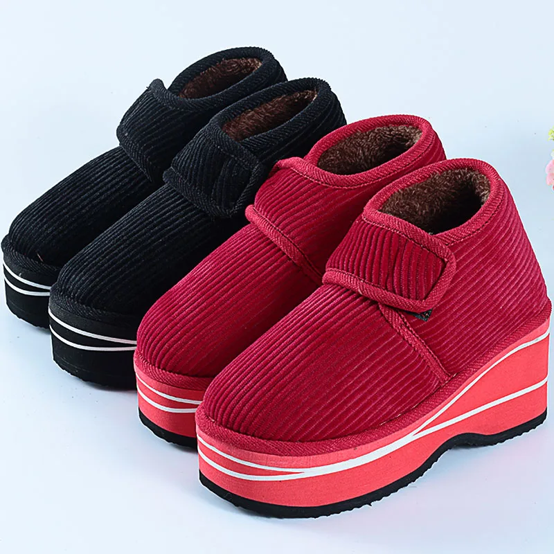 Зимние теплые бархатные Нескользящие дамские туфли на танкетке с