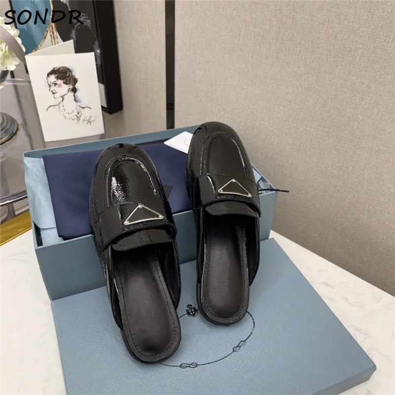 

Fashion Women Genuine Leather Mules Metal Triangle Design Flat Slippers 2021 Ladies Slides Femme Round Toe Slip On Shoes Woman