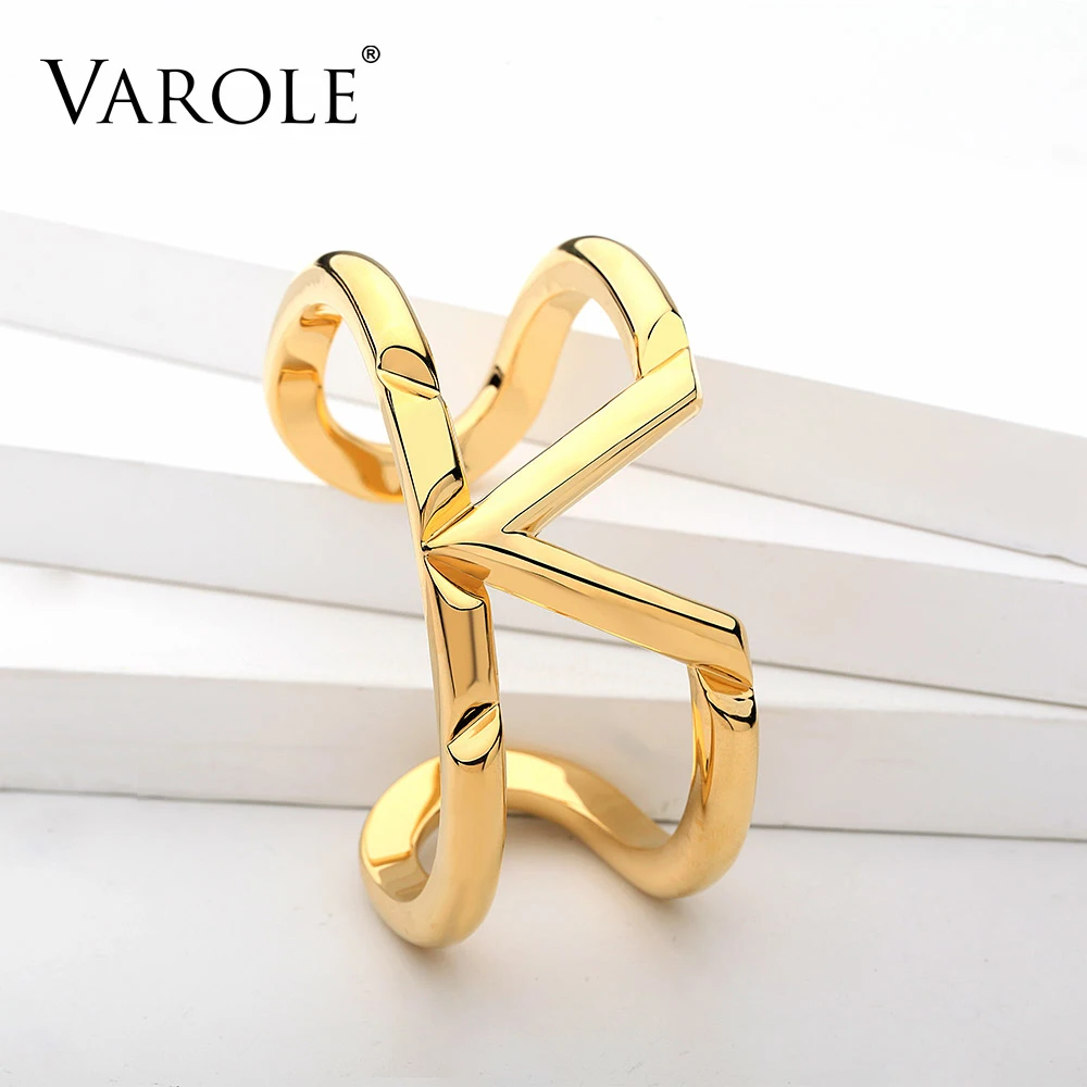 Полые браслеты VAROLE в минималистском стиле для женщин золотистые с алфавитом V