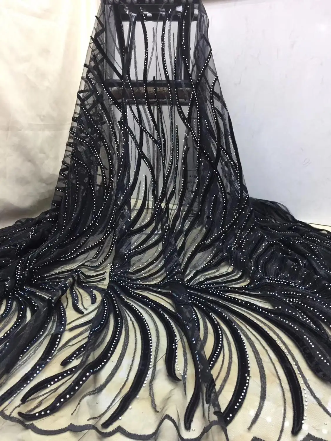 

Latest Purple French Nigerian Laces Fabric 2019 High Quality Tulle African Laces Fabric Wedding African French Tulle Lace X8