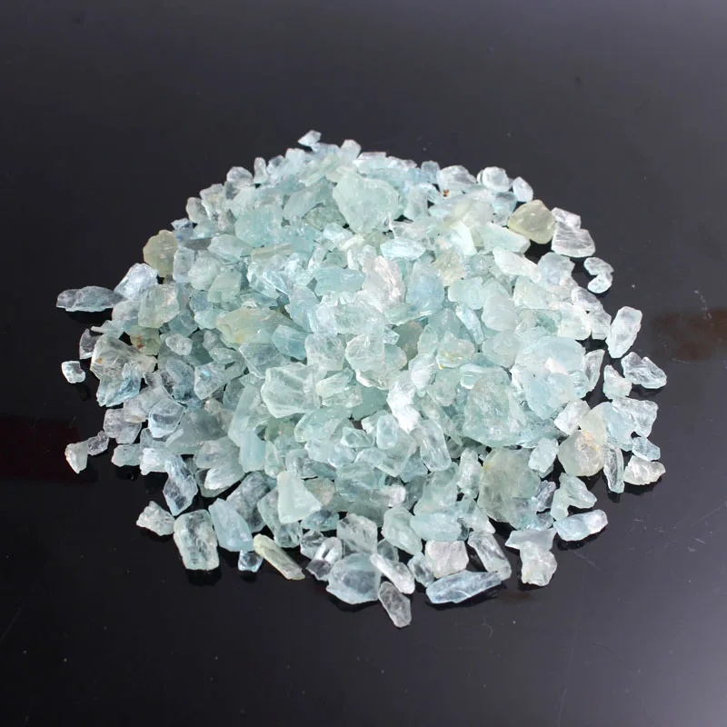 10 грамм естественных грубых кусочков аквамарина с прозрачным голубым оттенком, необработанных, измельченных камней, лечебных минералов, кристаллических украшений для аквариумов.