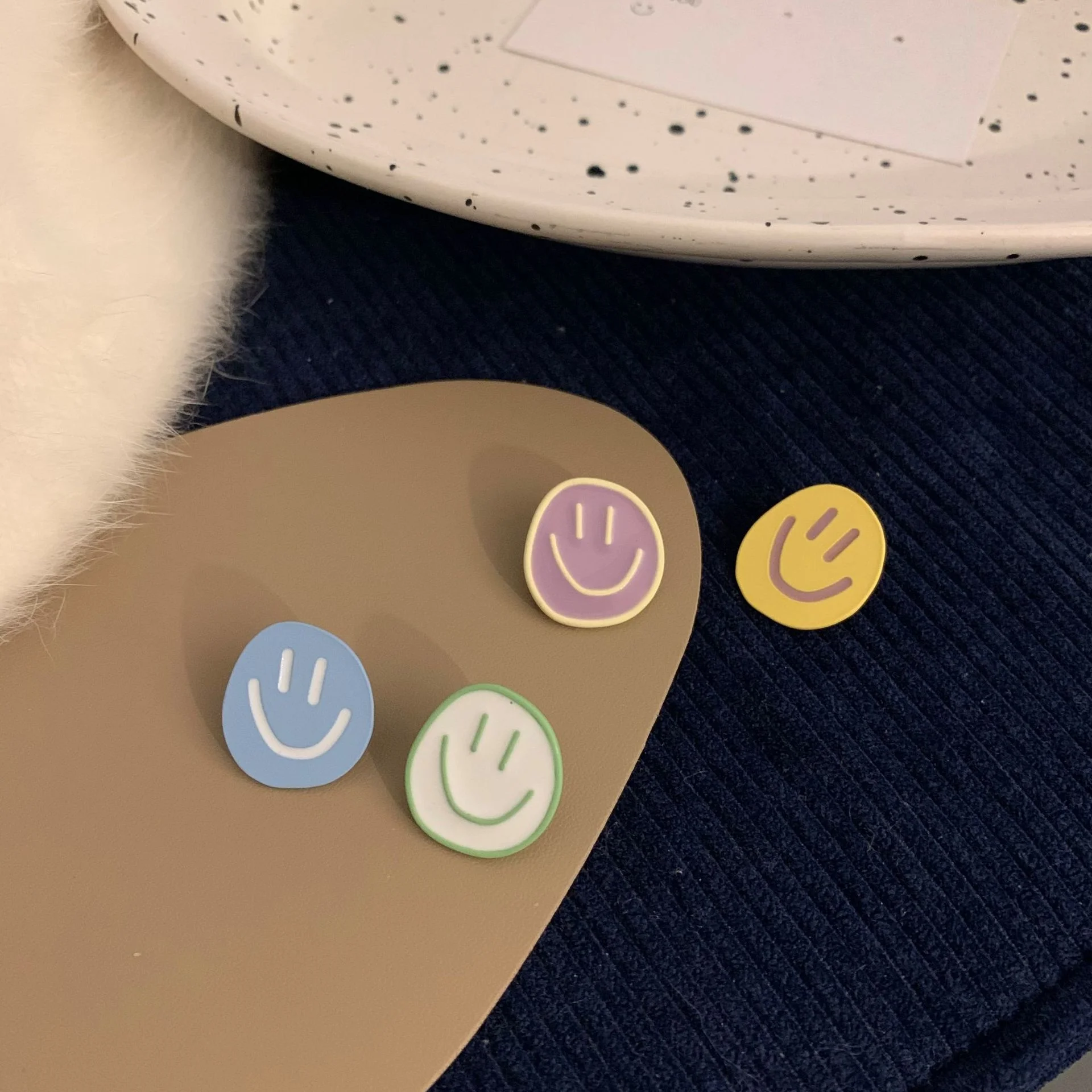 

S925 Silver Needle Personality Candy Color Smiley Face Earrings Female 2021 New Simple Sweet Cute Irregular Non-pierced Ear Clip