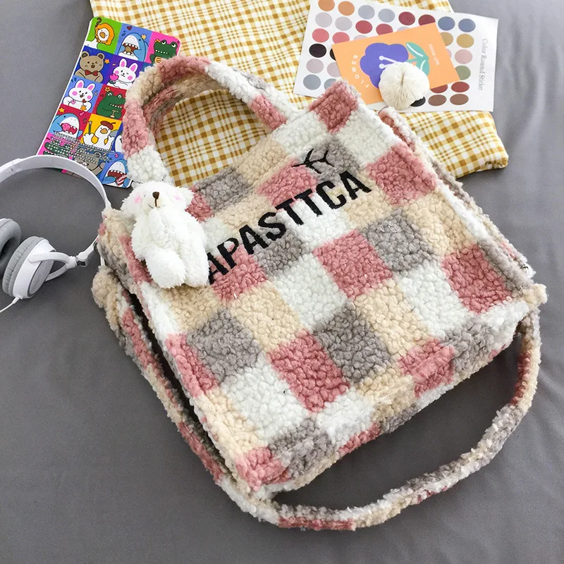 

Plush Ladies Handbag Women's Crossbody Bags Cartoon handBags for Girls Fashion Plaid Female Shoulder Bag Letter Print Ms Totes