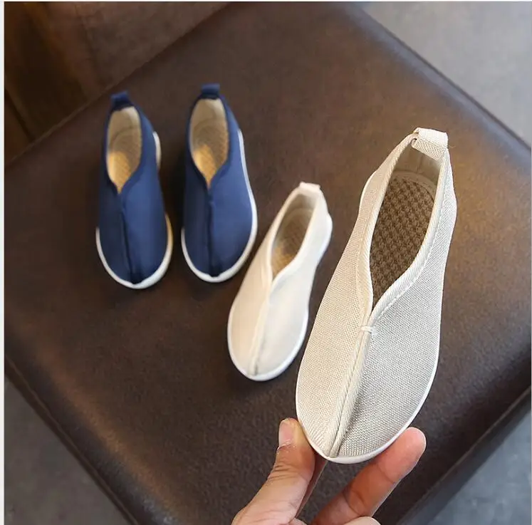 Для мальчиков обувь с вышивкой туфли рифленой подошвой для детей Детская