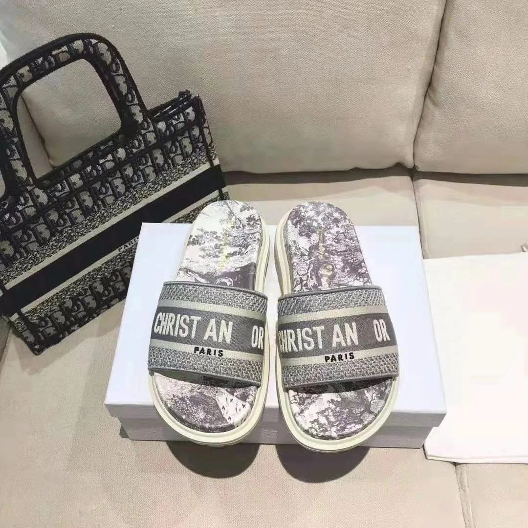 

Female Fashion Designer Letter Embroidery Printing Brand Sandals Slippers Women Casual Shoes Thick Bottom Women Slippers Sandals