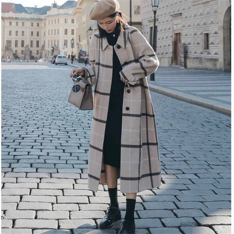 Женское шерстяное пальто в клетку длинное британском стиле утепленное ретро