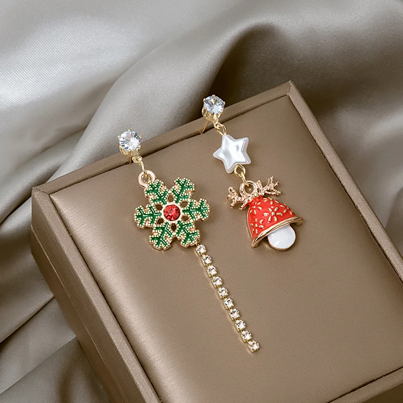 

LOVOACC Kawail Asymmetric Bells Snowflake Long Drop Earrings for Women White Pearls Rhinestone Dangle Earrings Christmas Jewelry