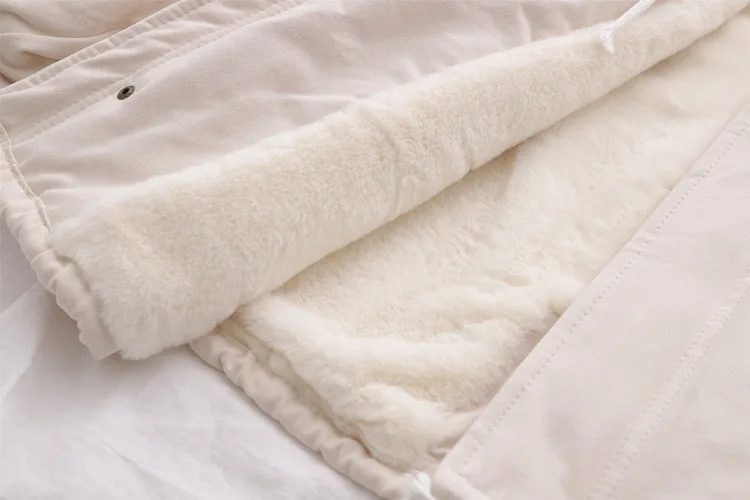 

High Quality Women's 2020 New Retro Stickers Tooling Abrigos Big Fur Collar Hooded Detachable Pie Overcoming Female L493