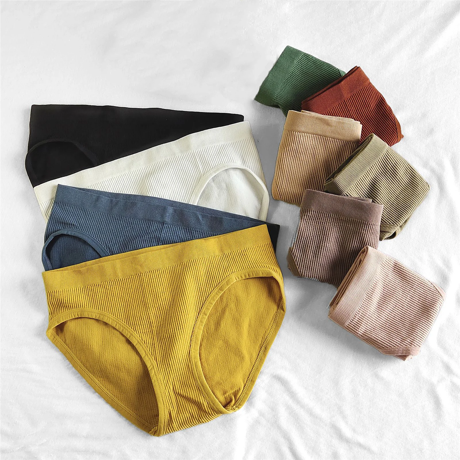 

Бесшовные трусики для женщин, однотонные трусики, полосатые трусики, женские сексуальные трусики со средней талией, нижнее белье, женские у...