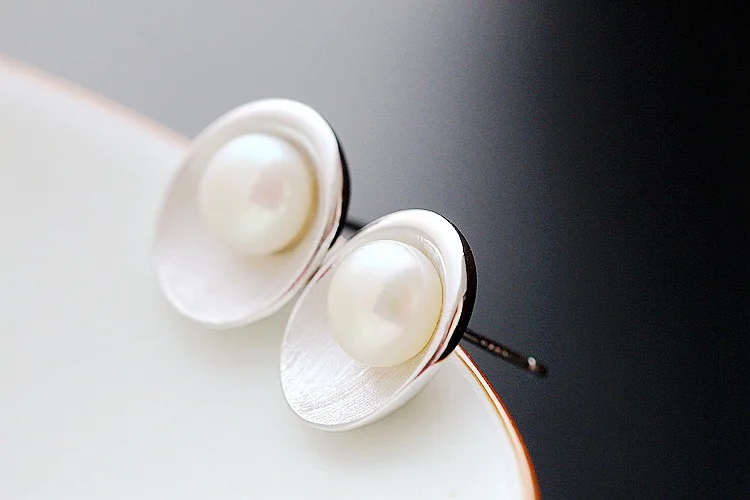 

National standard 925 sterling silver hand-drawn natural pearls, hypoallergenic earrings