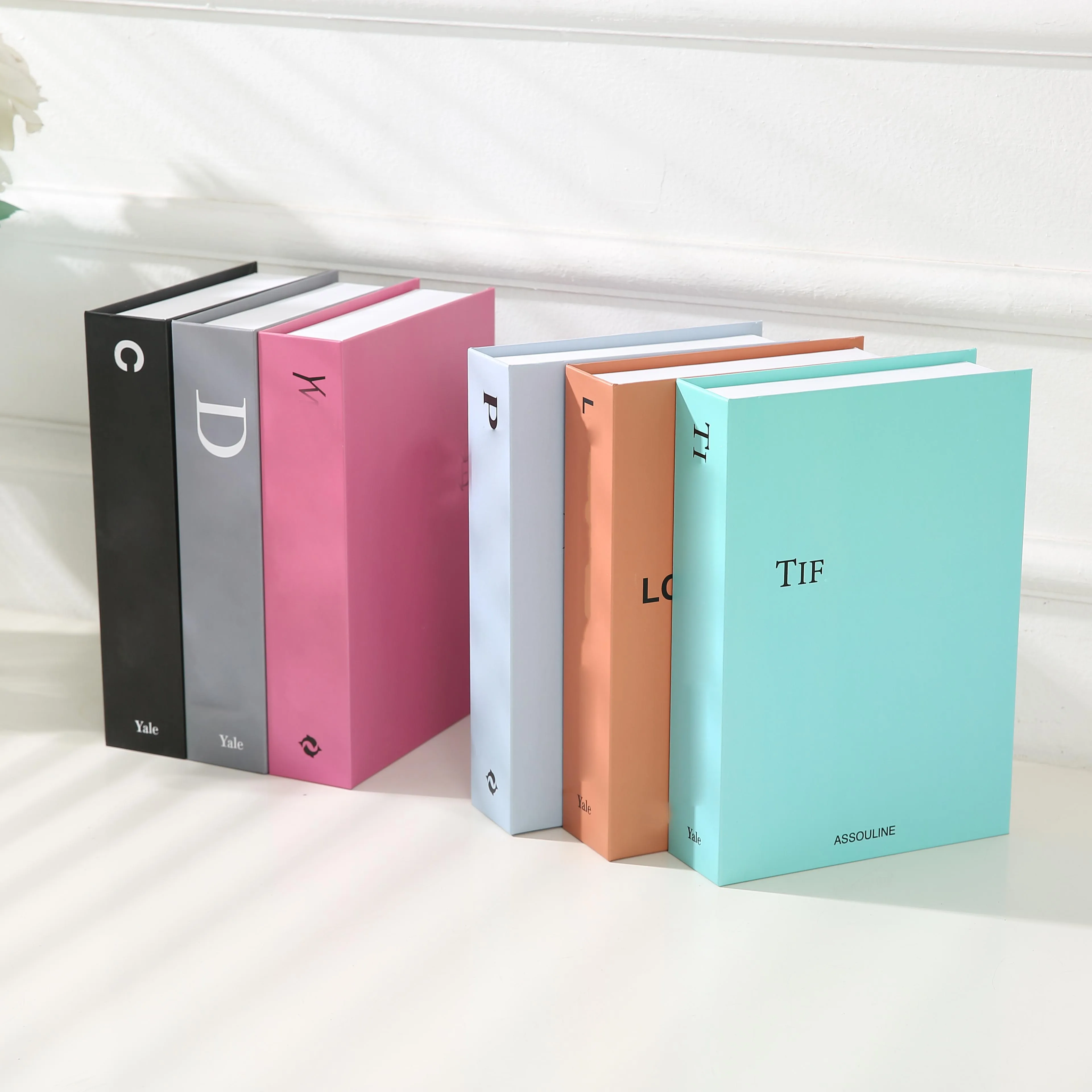 

Openable Fake Book Home Decoration Book Box Stylish and Fashion Desktop Decoration Storage Coffee Table Book