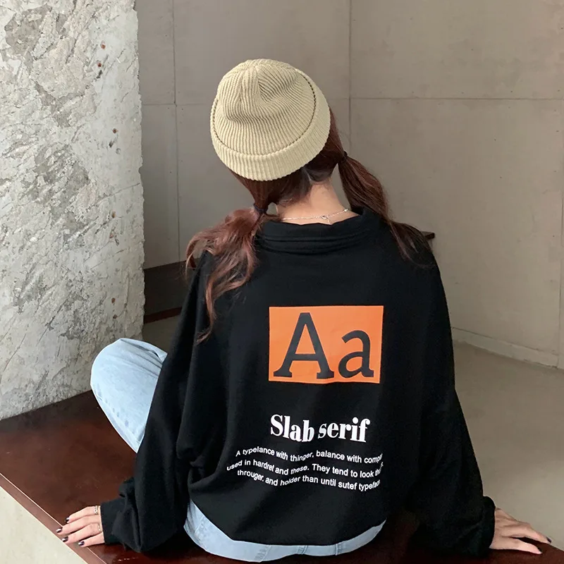 

Женский короткий свитер на молнии, с воротником-стойкой и принтом букв