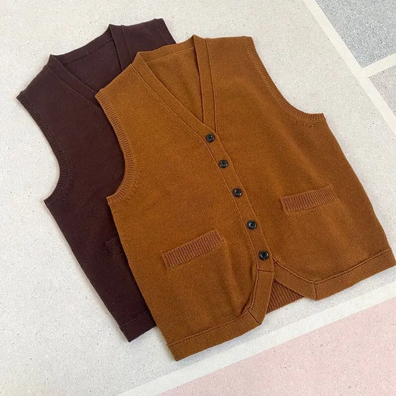 

British Retro Autumn and Winter Layered Vest Women British Tone Sleeveless Cardigan Wool Knitted Vest Women