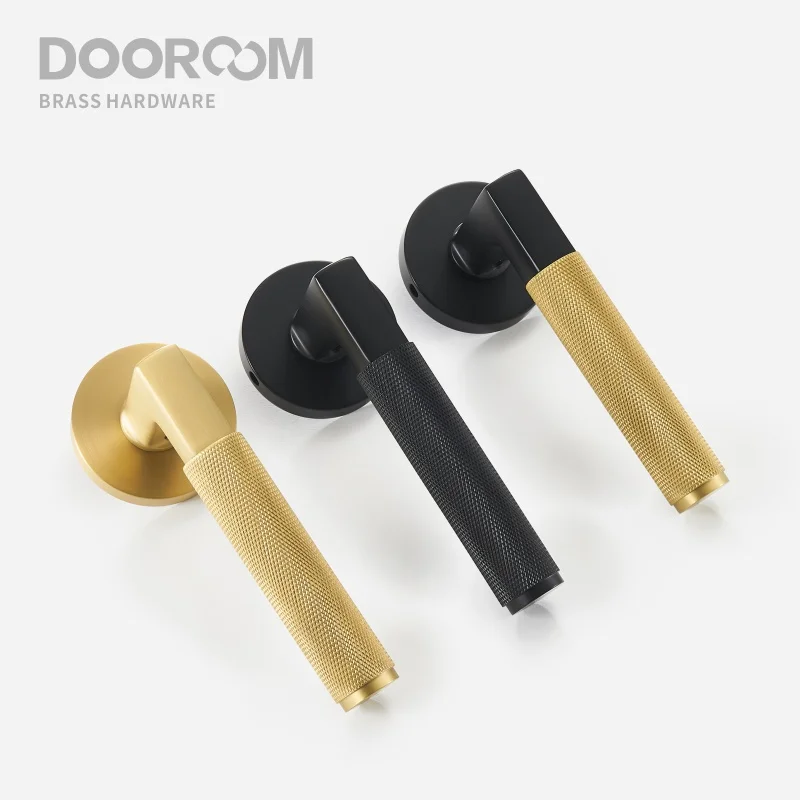 Дверной замок Dooroom с накаткой латунный в современном стиле для интерьера спальни